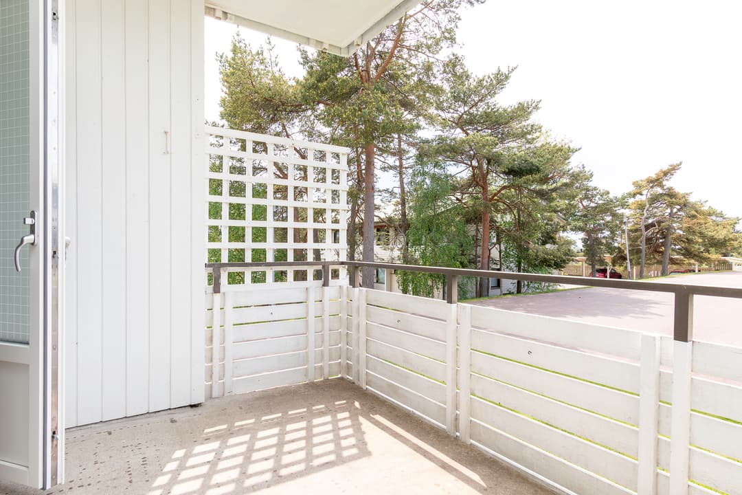 Bild av Gaveltvåa på markplan med balkong mot väster