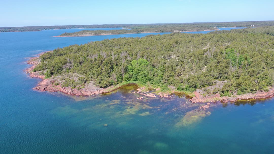 Bild av Strandområde med underbart läge i Björnhuvud, Eckerö