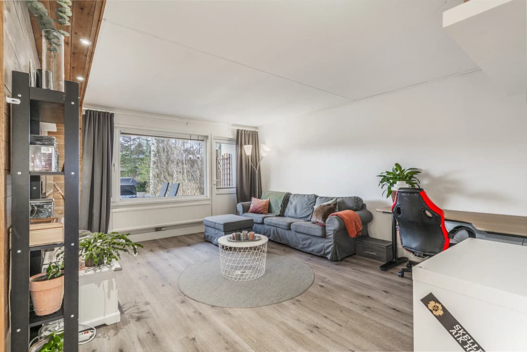 Bild av Ljus och välplanerad markplanslägenhet