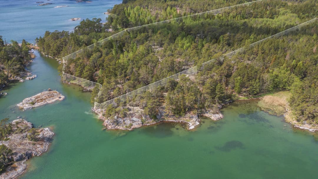 Bild av Stor fritidsfastighet med egen strand